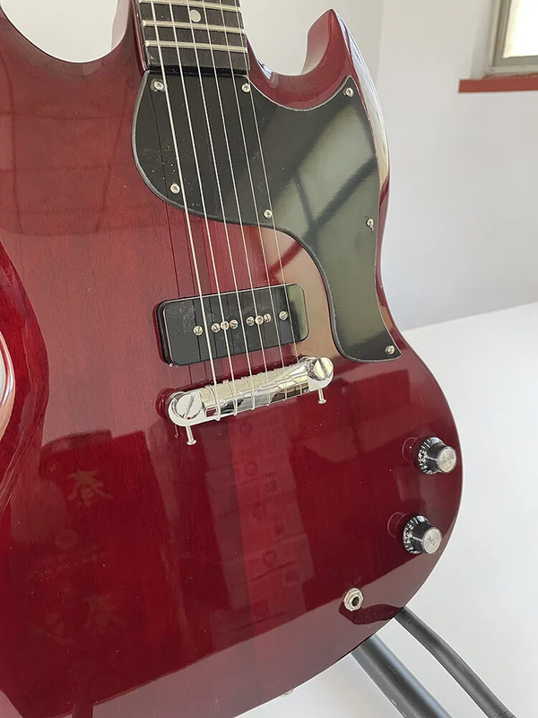 High Quality Chinese Electric Guitar, Mahoganyand Body and Neck Professional