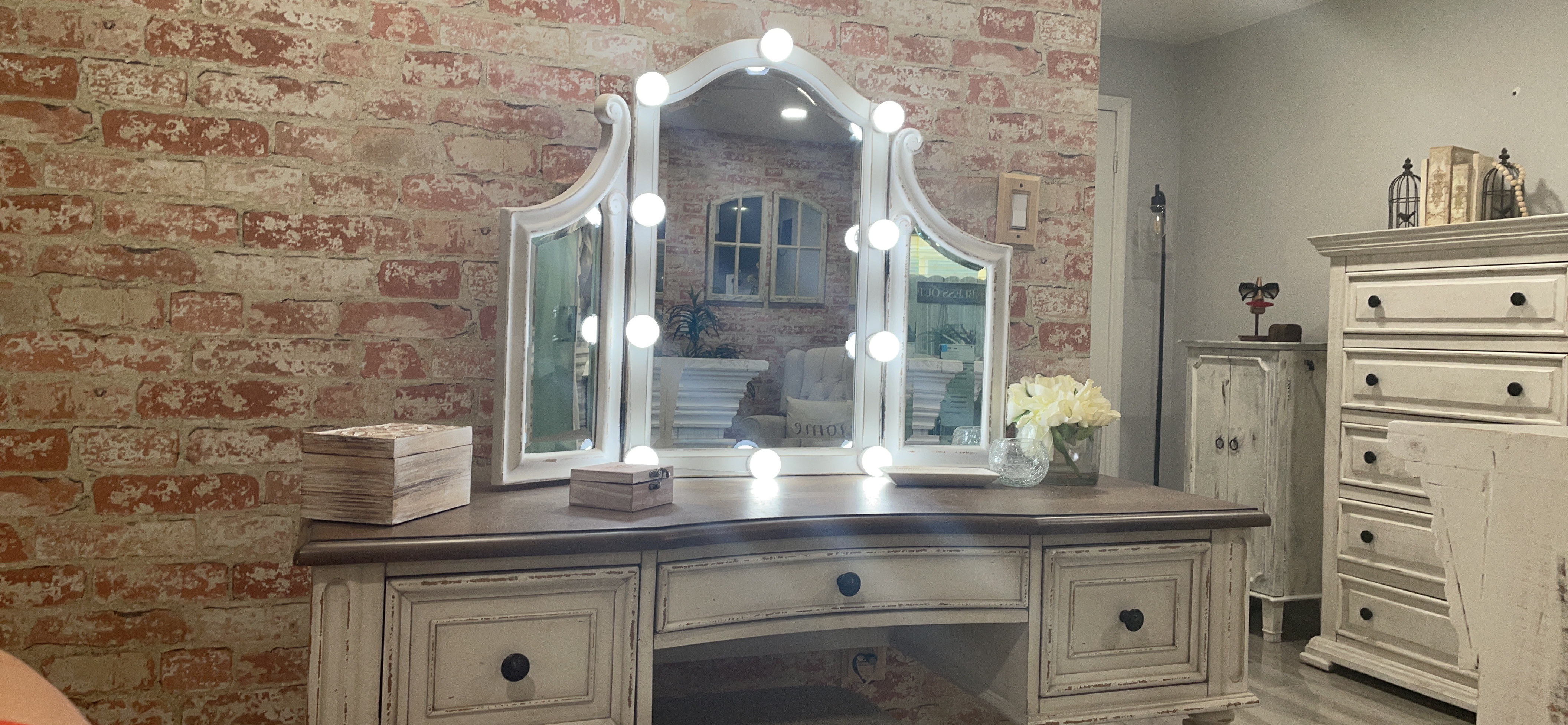 Traditional Cottage 3 Drawer Vanity Set with Dovetail