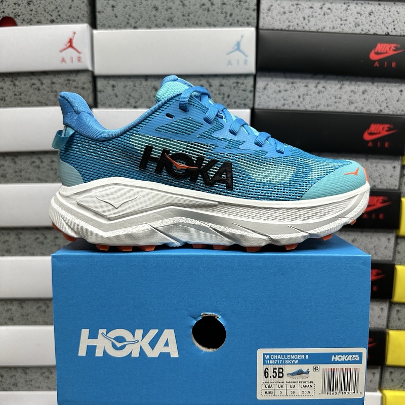 Hoka Challenger 8 Wide Sneakers