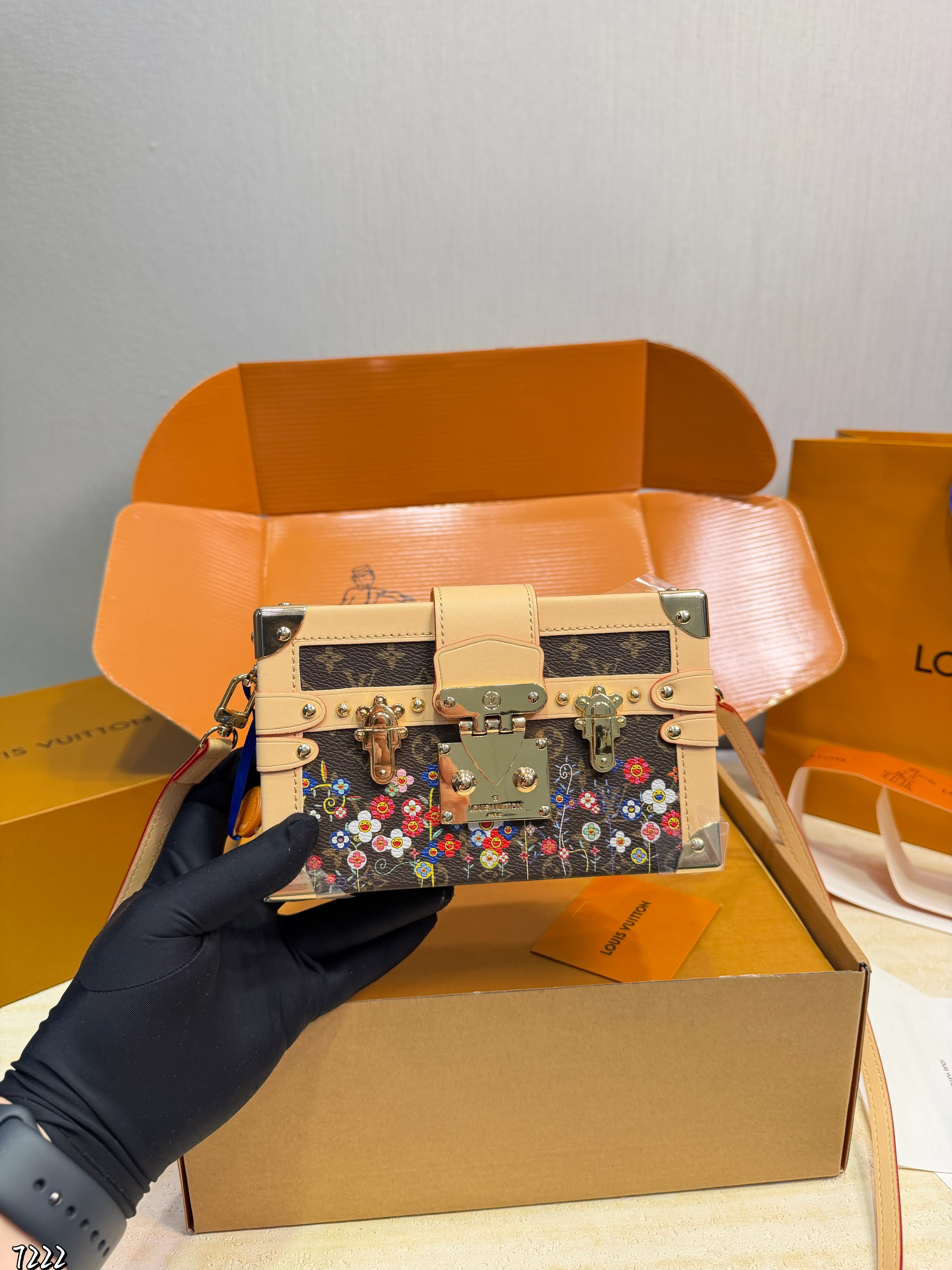 Lv petitemalle hard box