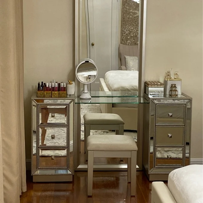 Metal surface makeup cabinet
