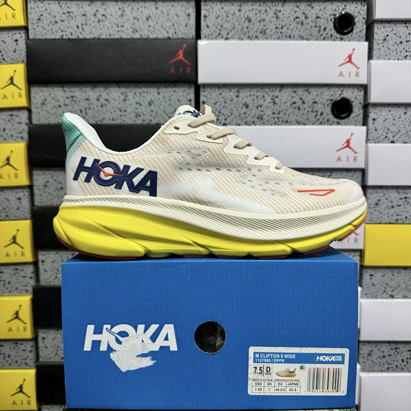 Hoka Clifton 9 Wide Sneakers