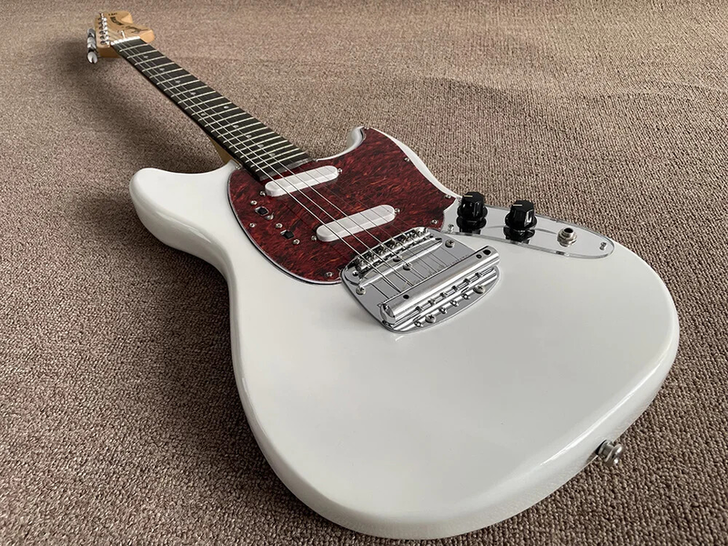 Electric Guitar with 6 Strings, Rosewoodod White Color High Quality 2-Piece Pickup