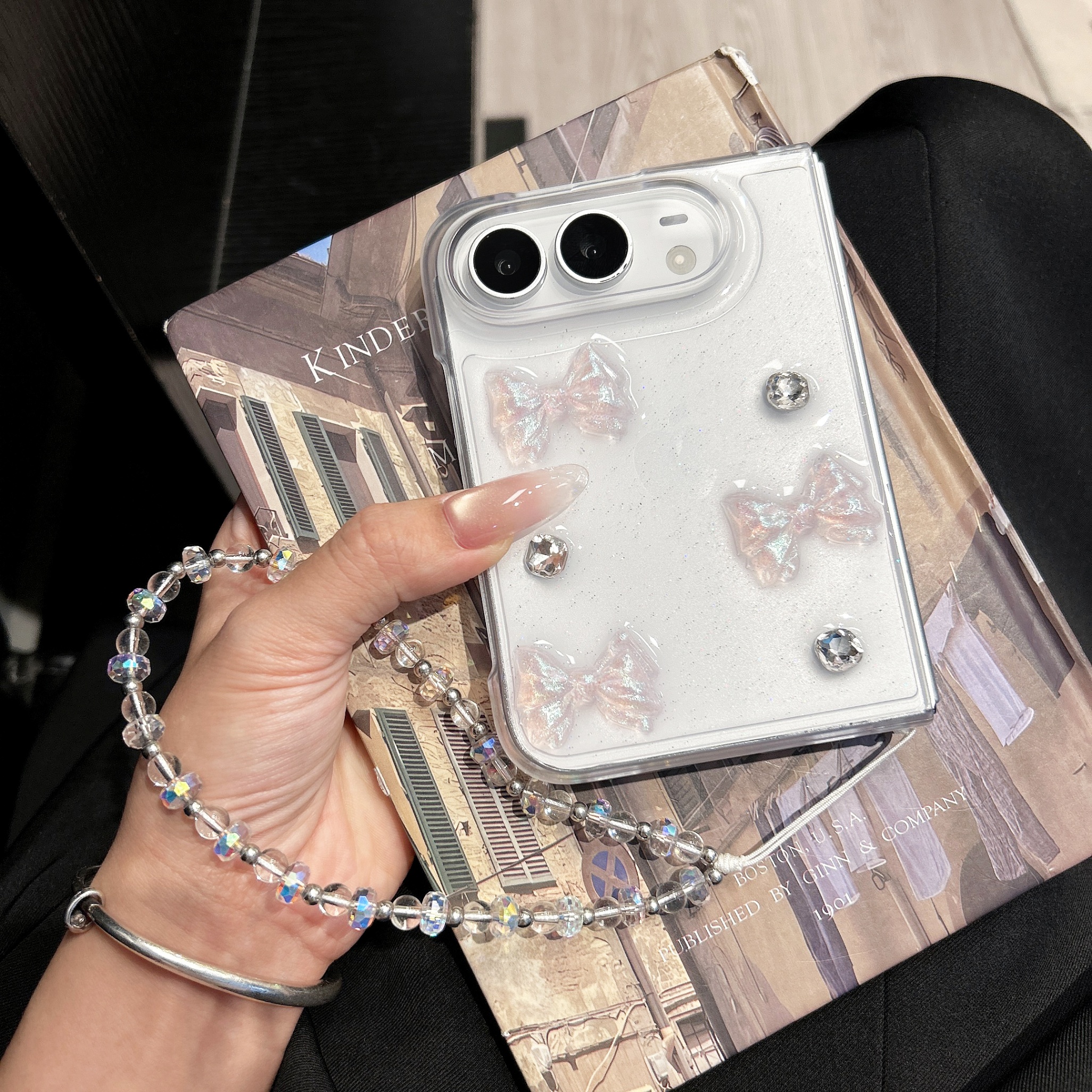 Galaxy Z Flip 6 Protective Case Clear - back view