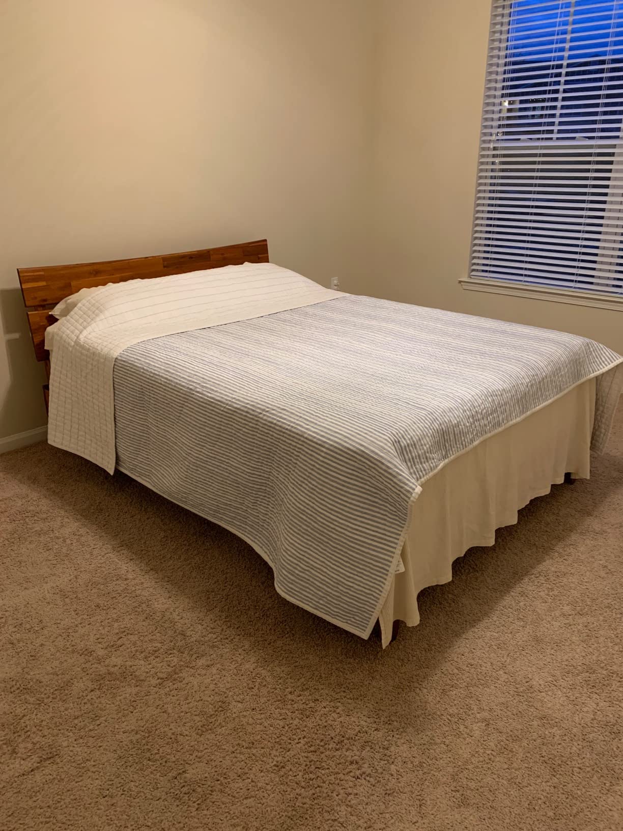 Acacia Aurora 14 Inch Wood Platform Bed