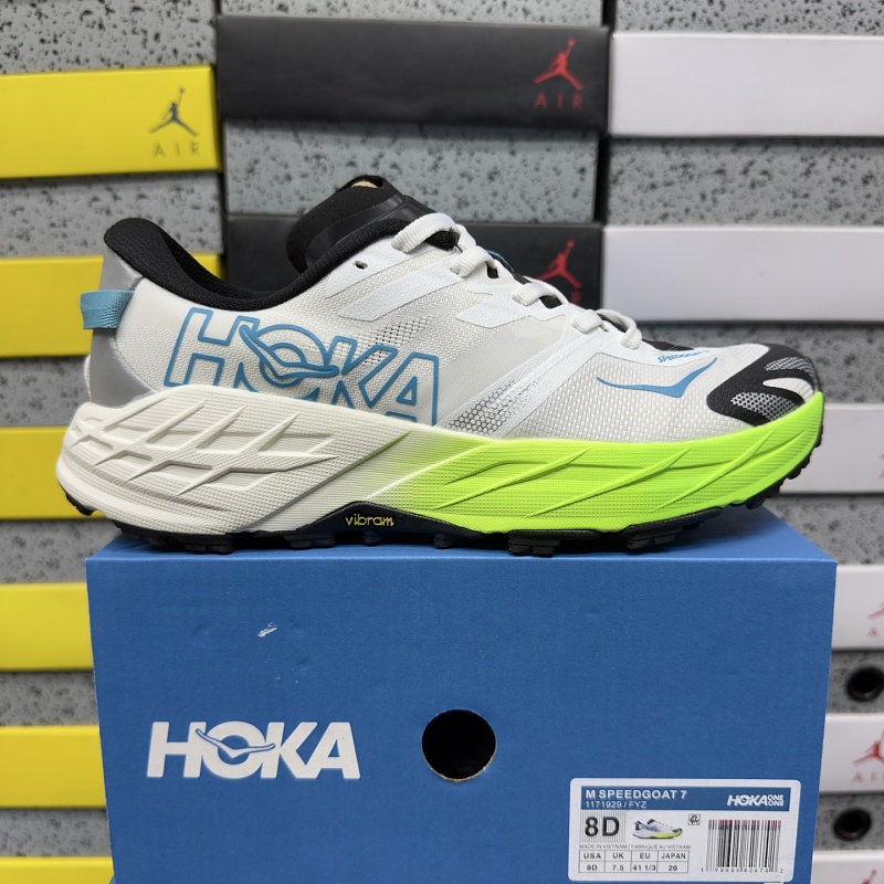 Hoka Speedgoat 7 Sneakers
