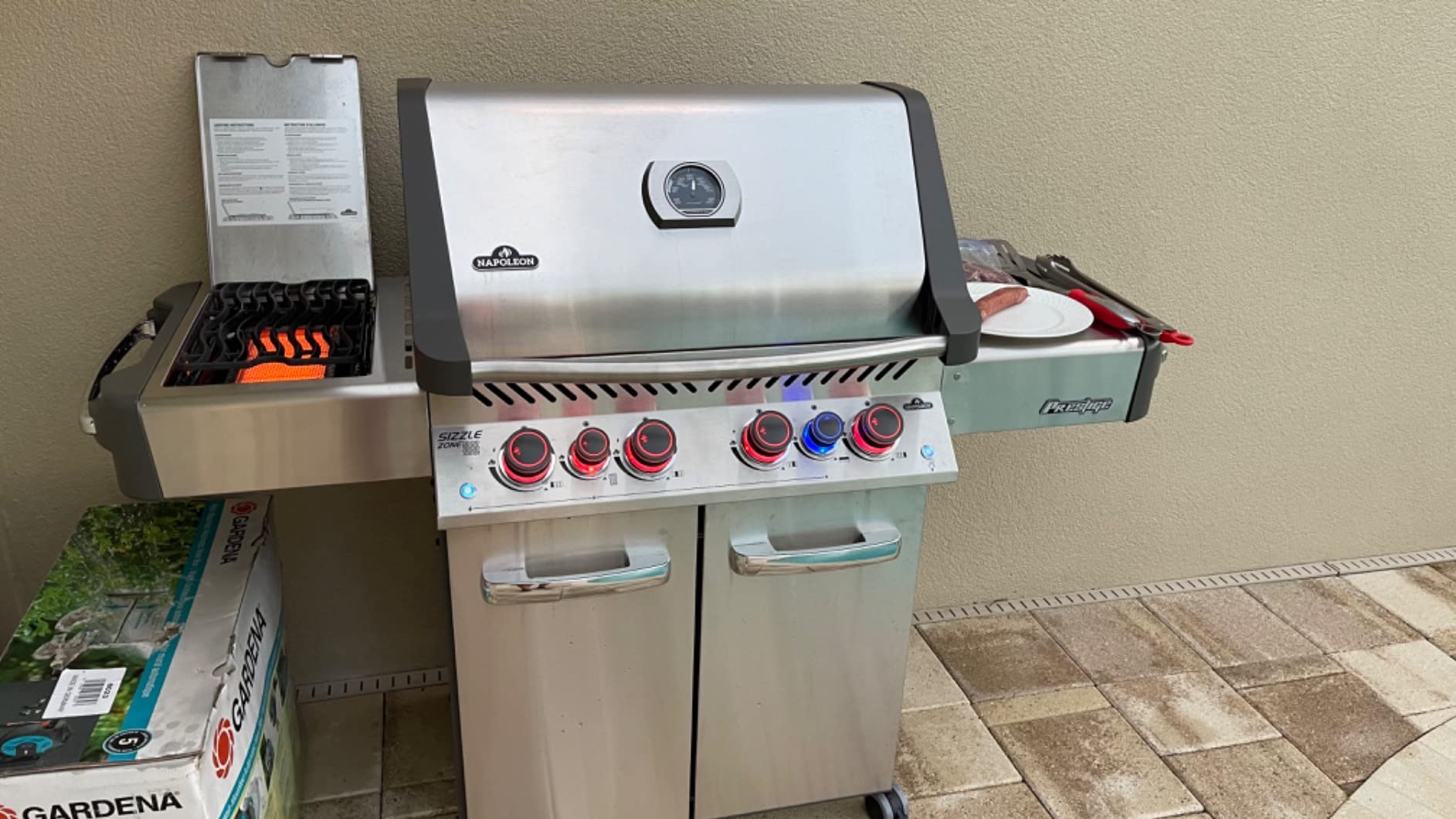 Napoleon P500RSIBPSS-3 Prestige 500 RSIB Propane Gas Grill