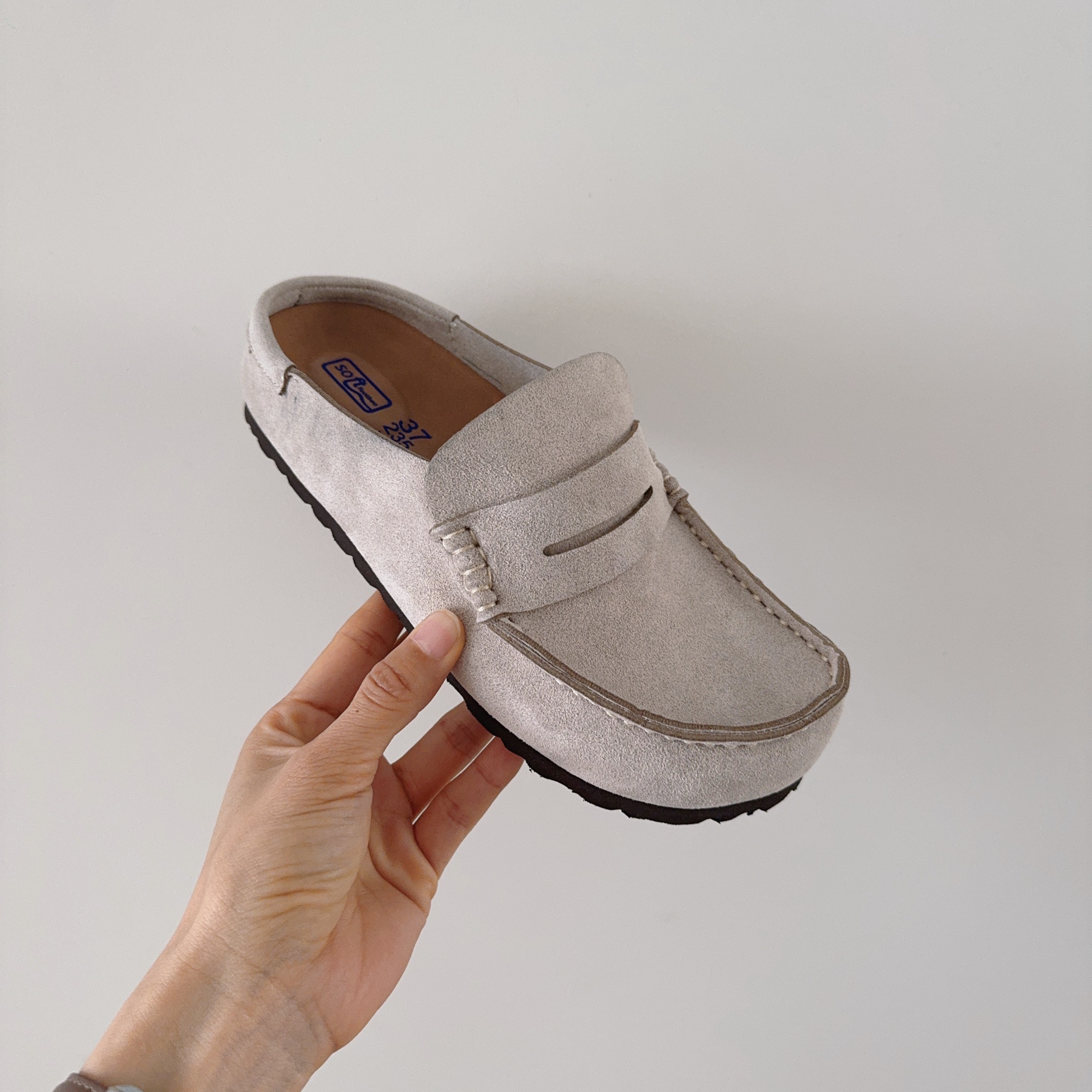 UGG Footwear Style 071