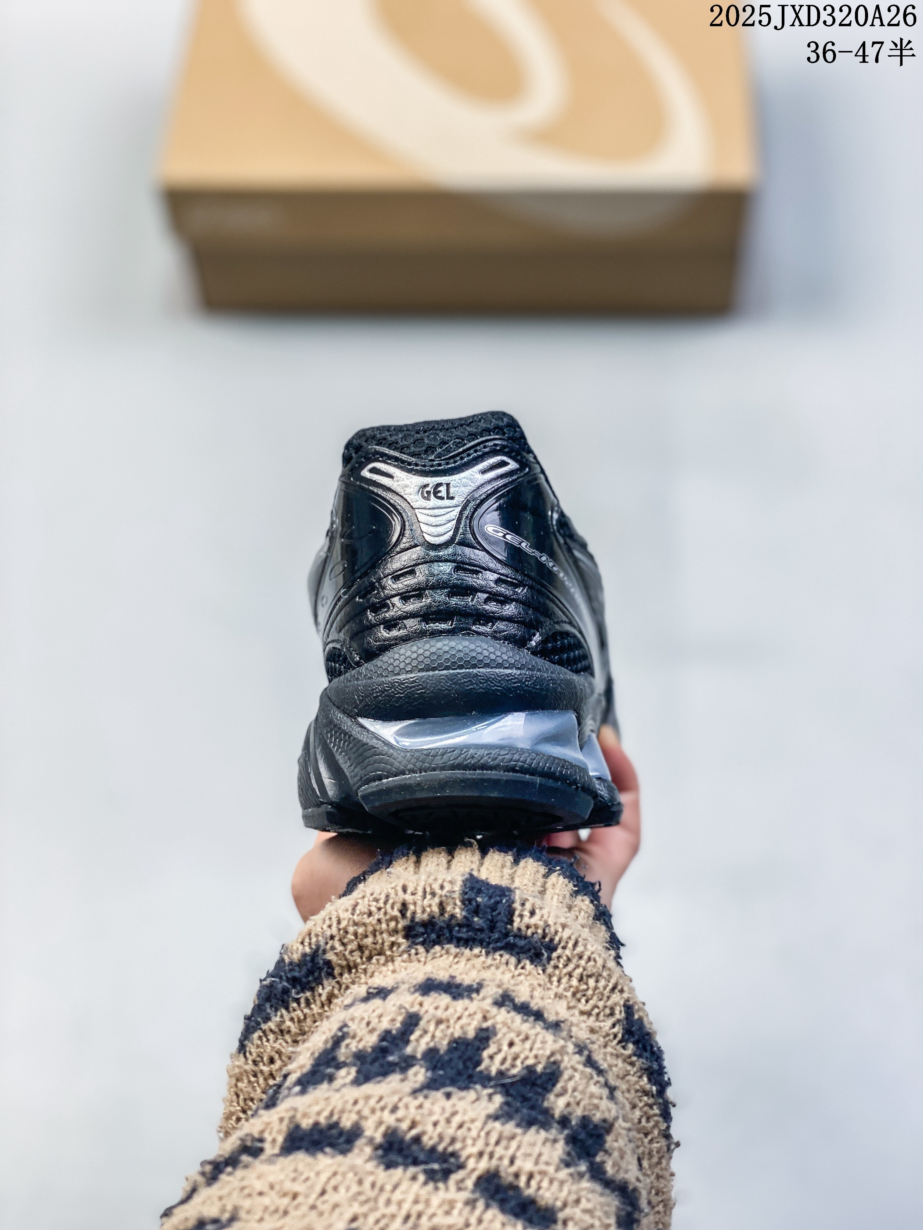 ASICS Gel-Kayano 14