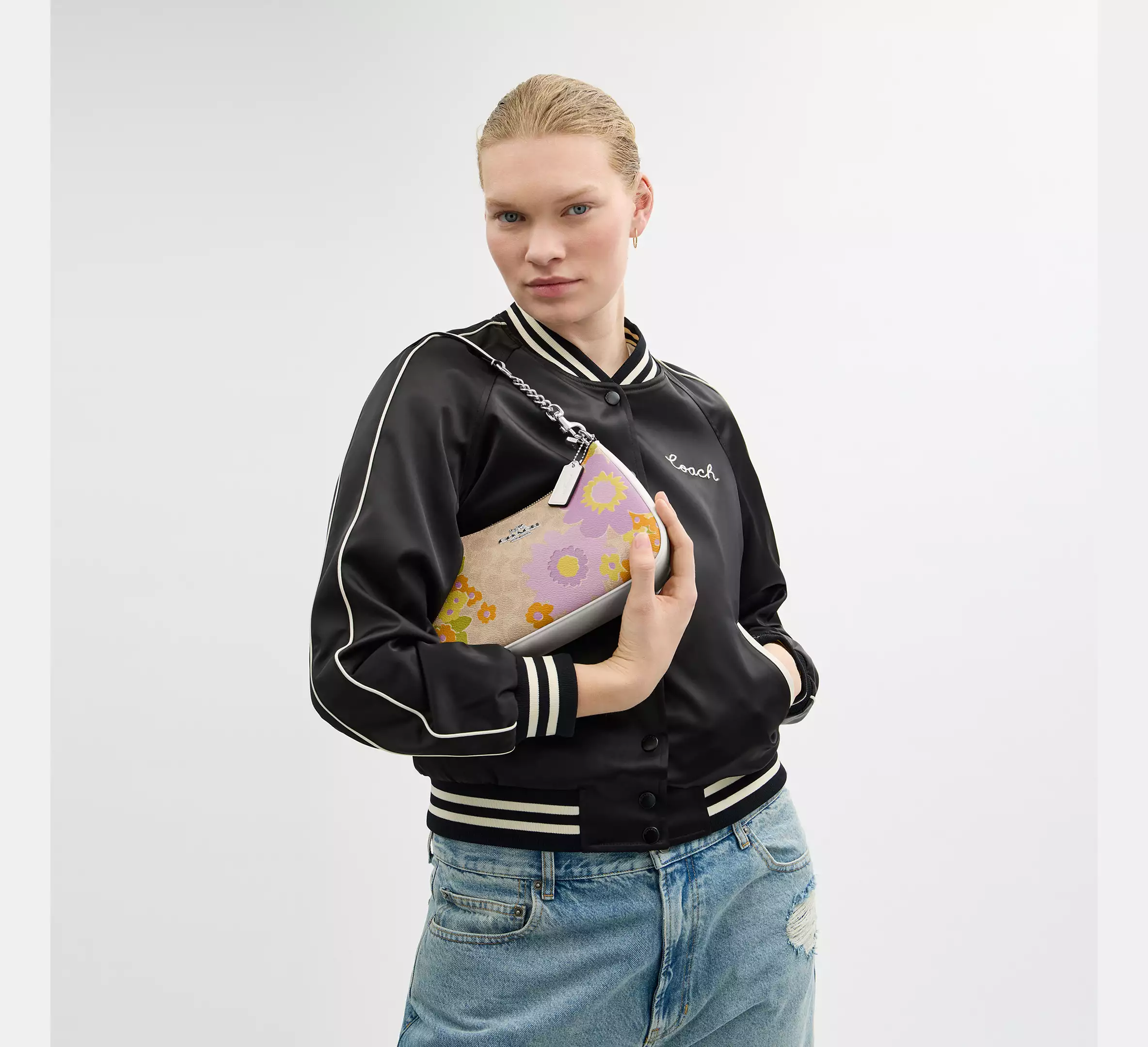 Teri Shoulder Bag In Signature Canvas With Floral Print