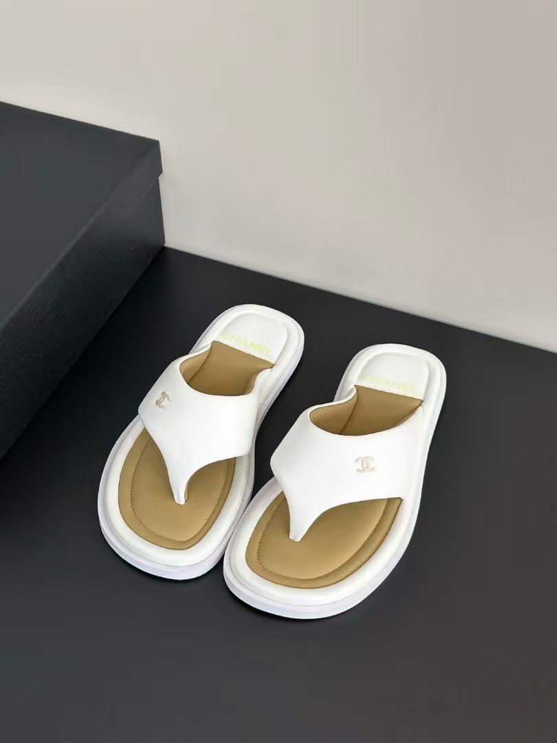 Chanel bread flip-flops