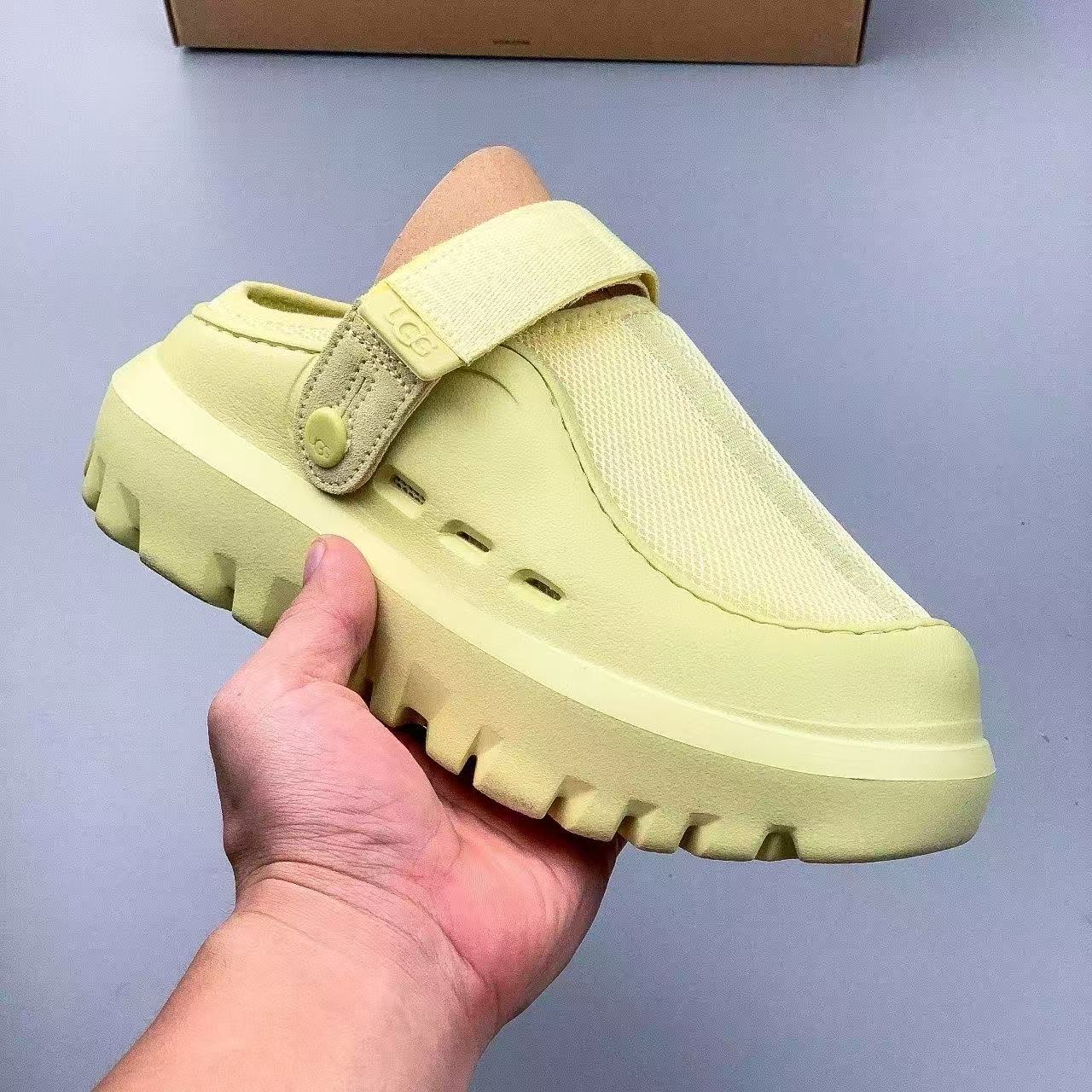 UGG GoldenGlow