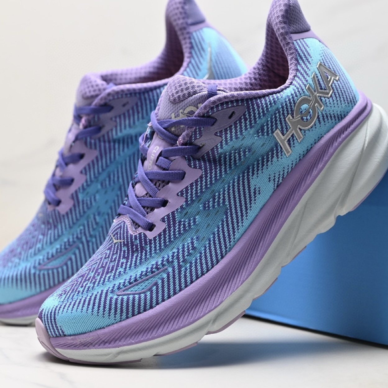 Hoka Clifton 9