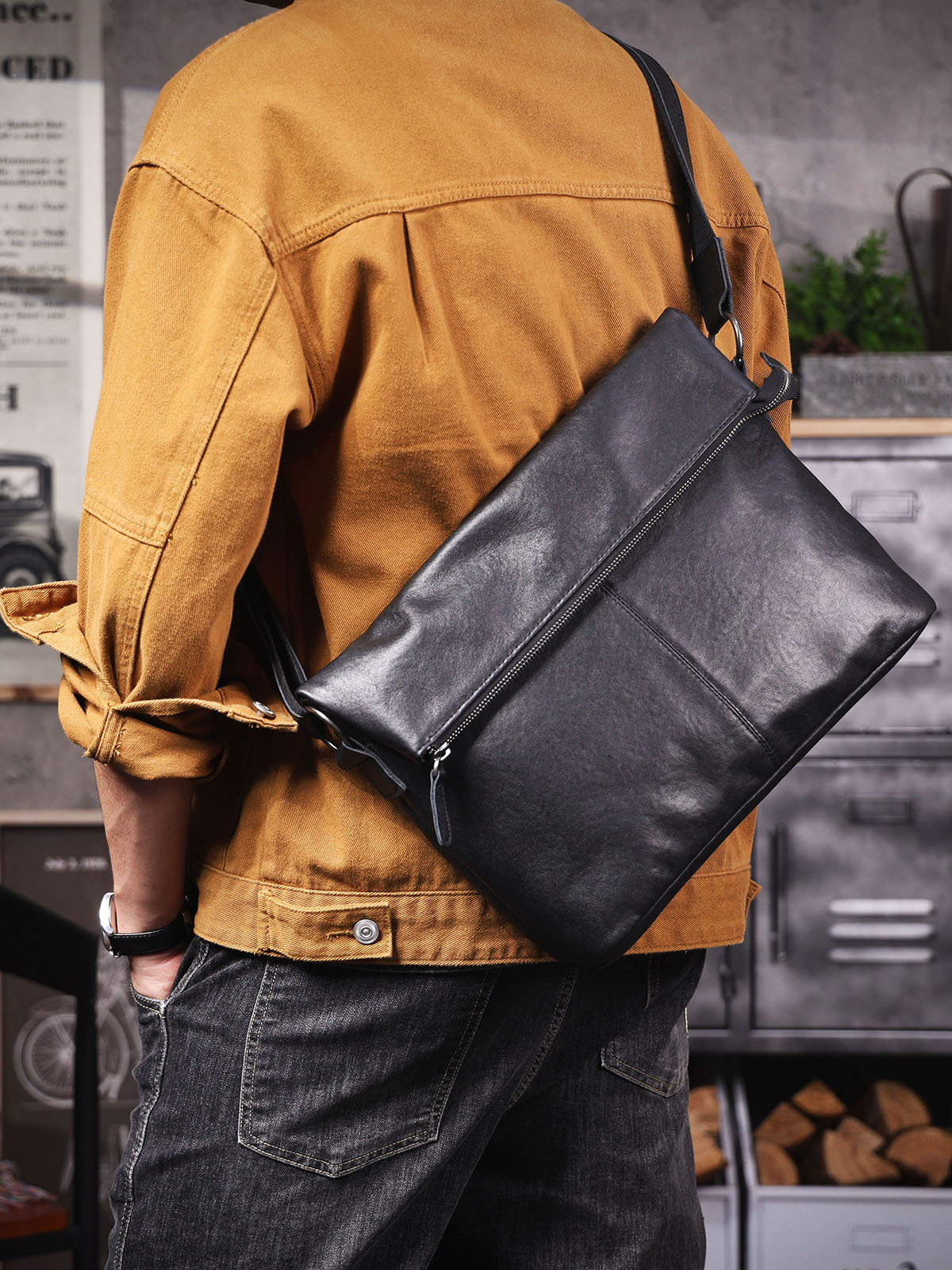 Modern Minimalist Leather Crossbody Bag - Sleek Utility for the Urban Professional