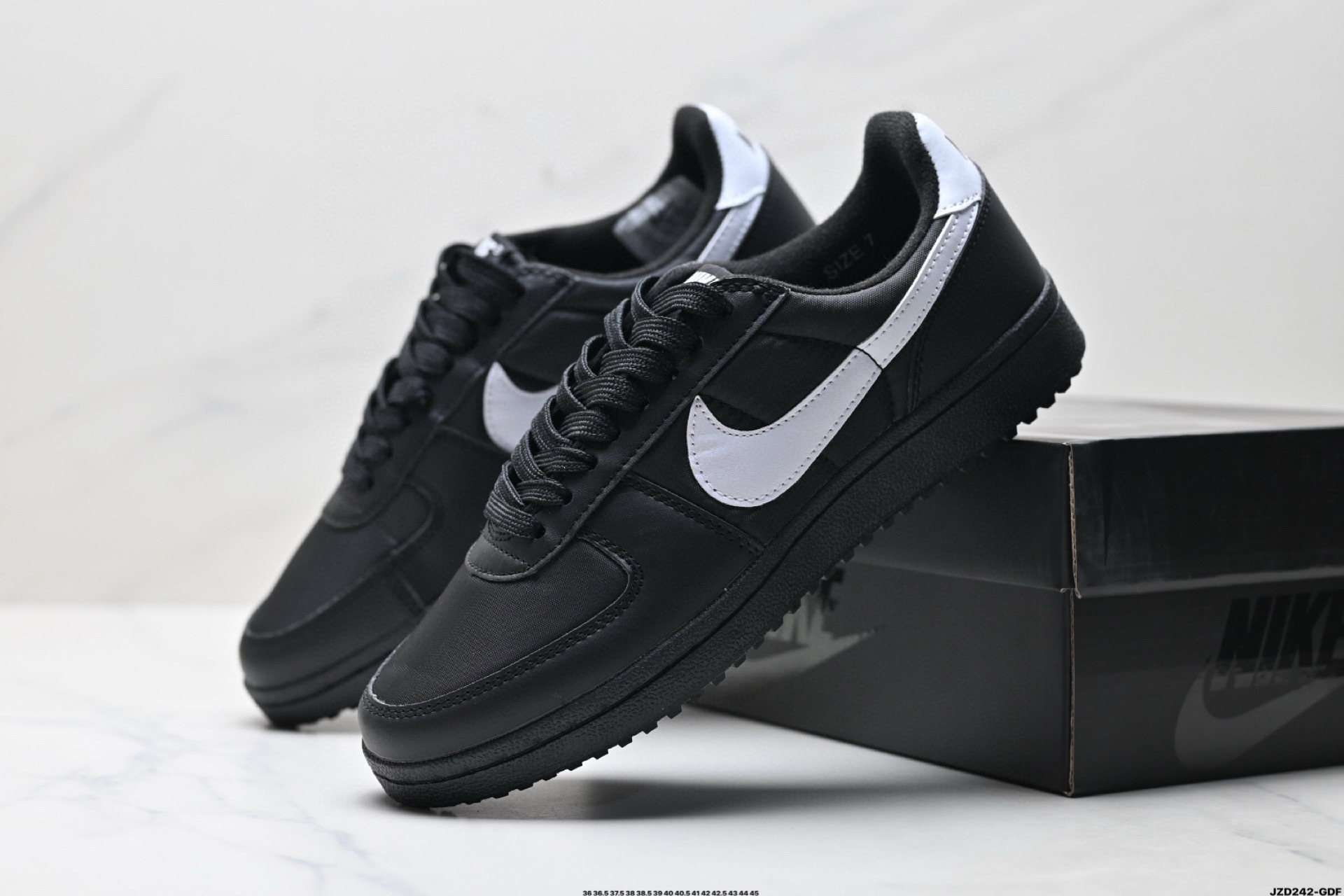 Nike Field General 82