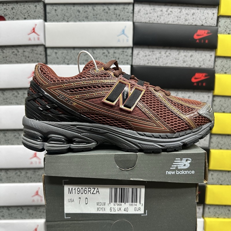 New Balance 1906 Sneakers