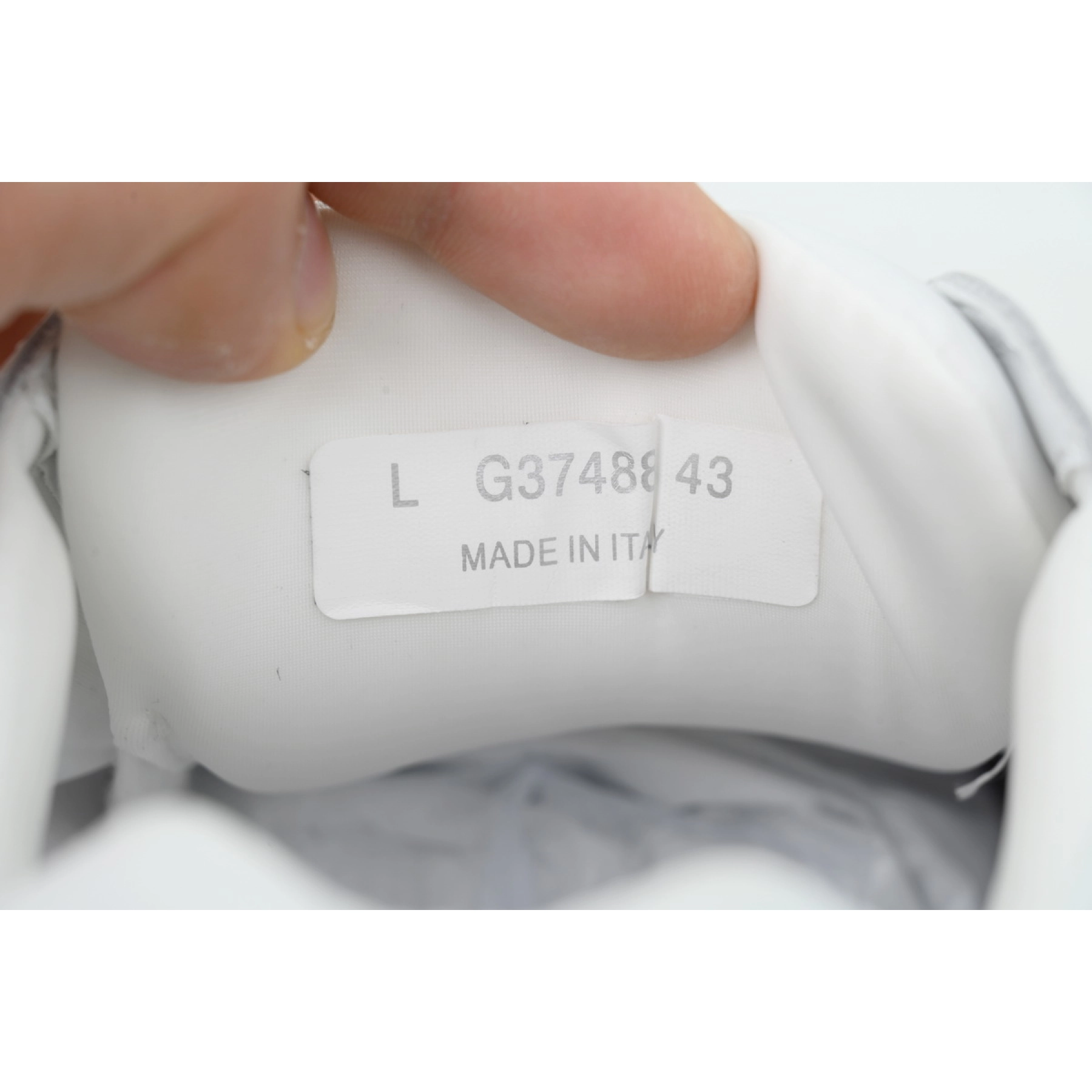 Chanel Wmns CC Logo Sneaker White