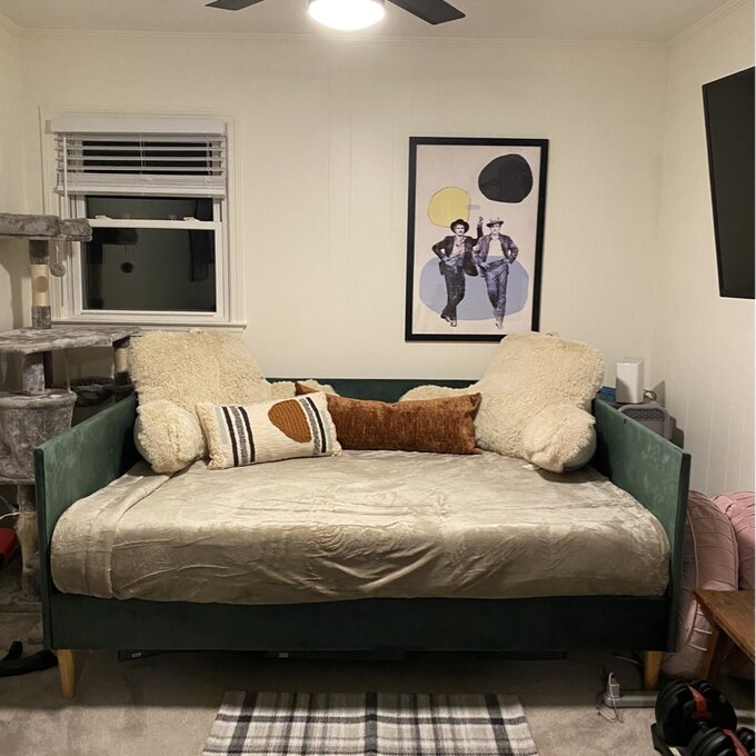 Chadlee Upholstered Daybed