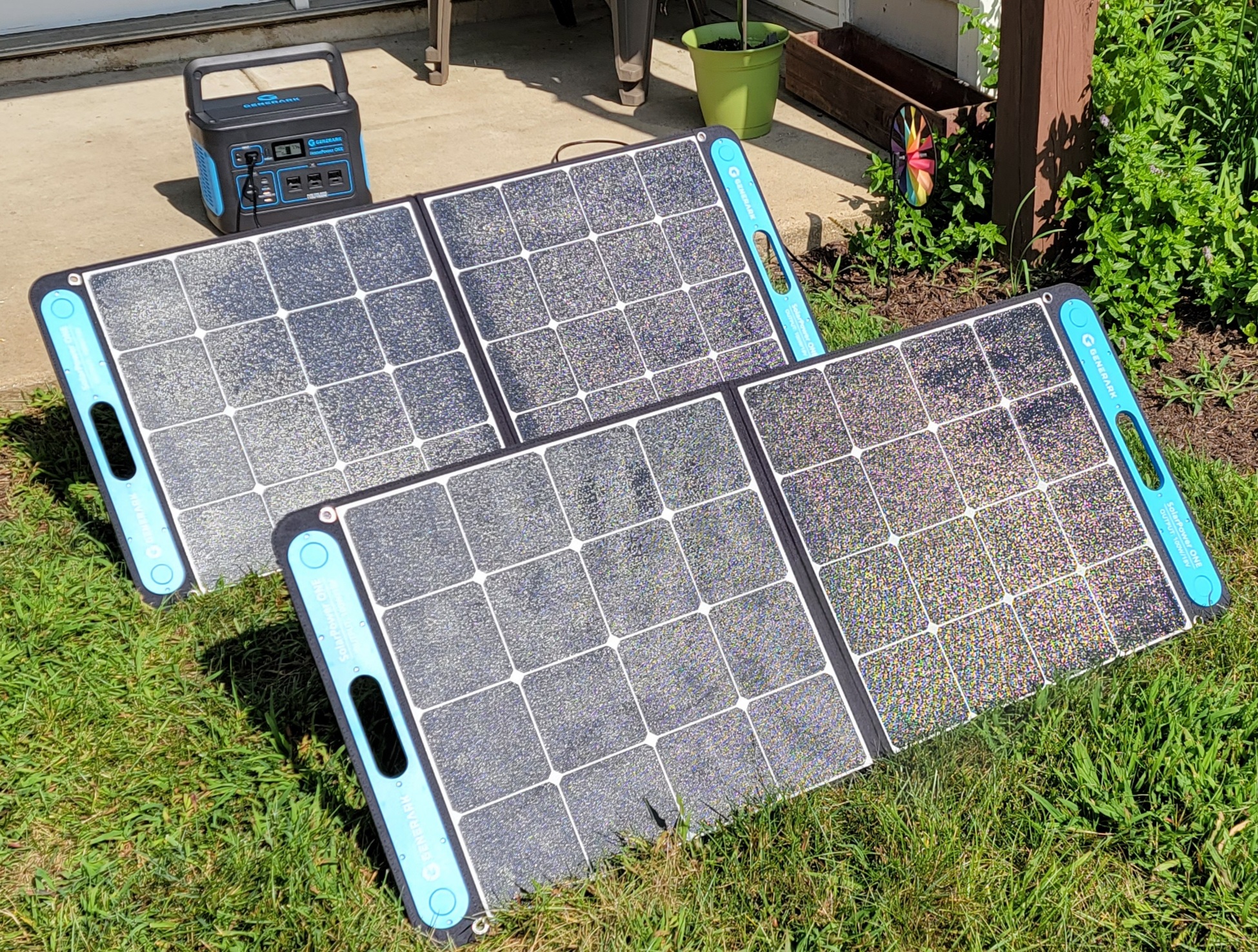 Geneverse 1002Wh (1x2) : ONE Power Station + 2X Solar Panels