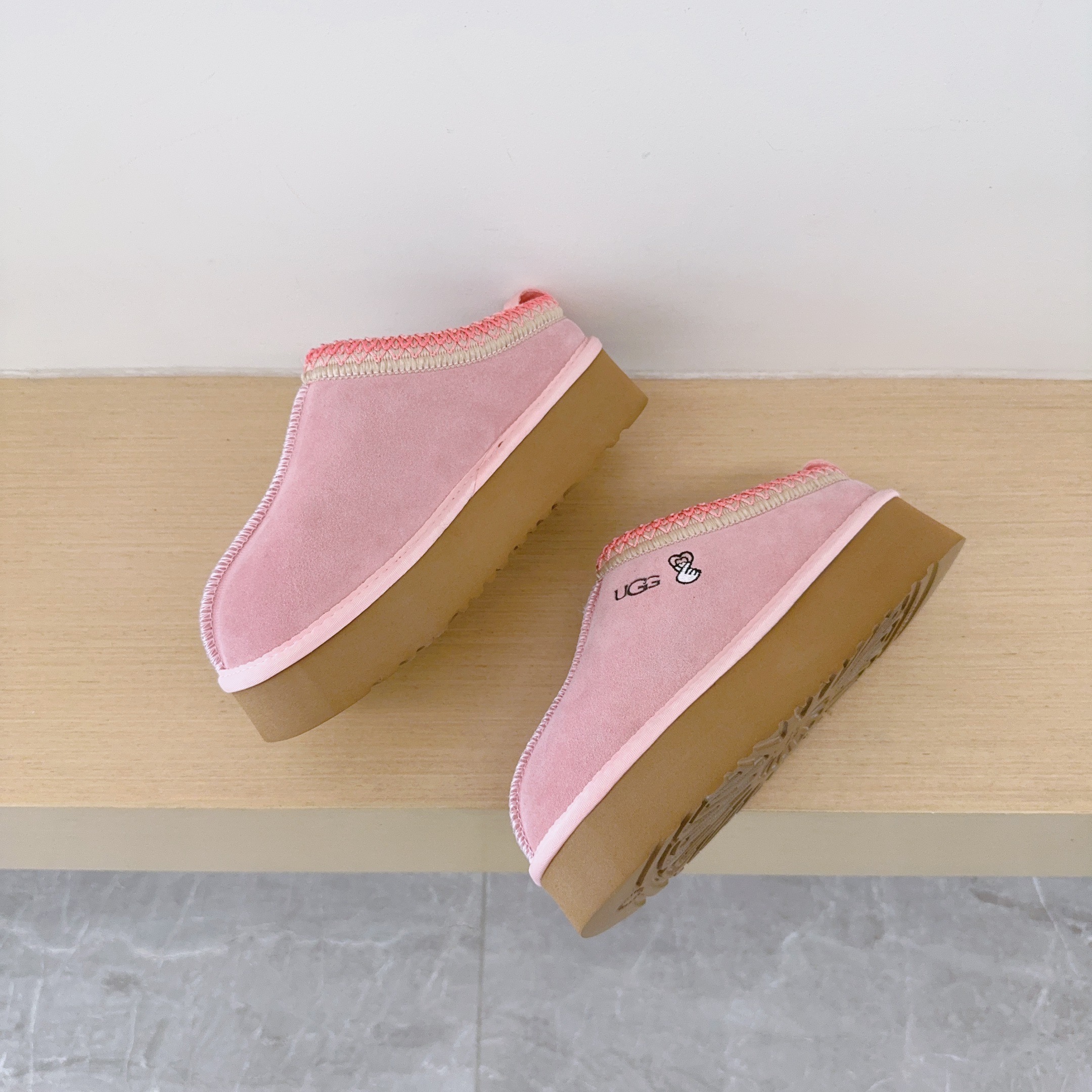 UGG Kids Finger Heart Platform Ethnic Pattern