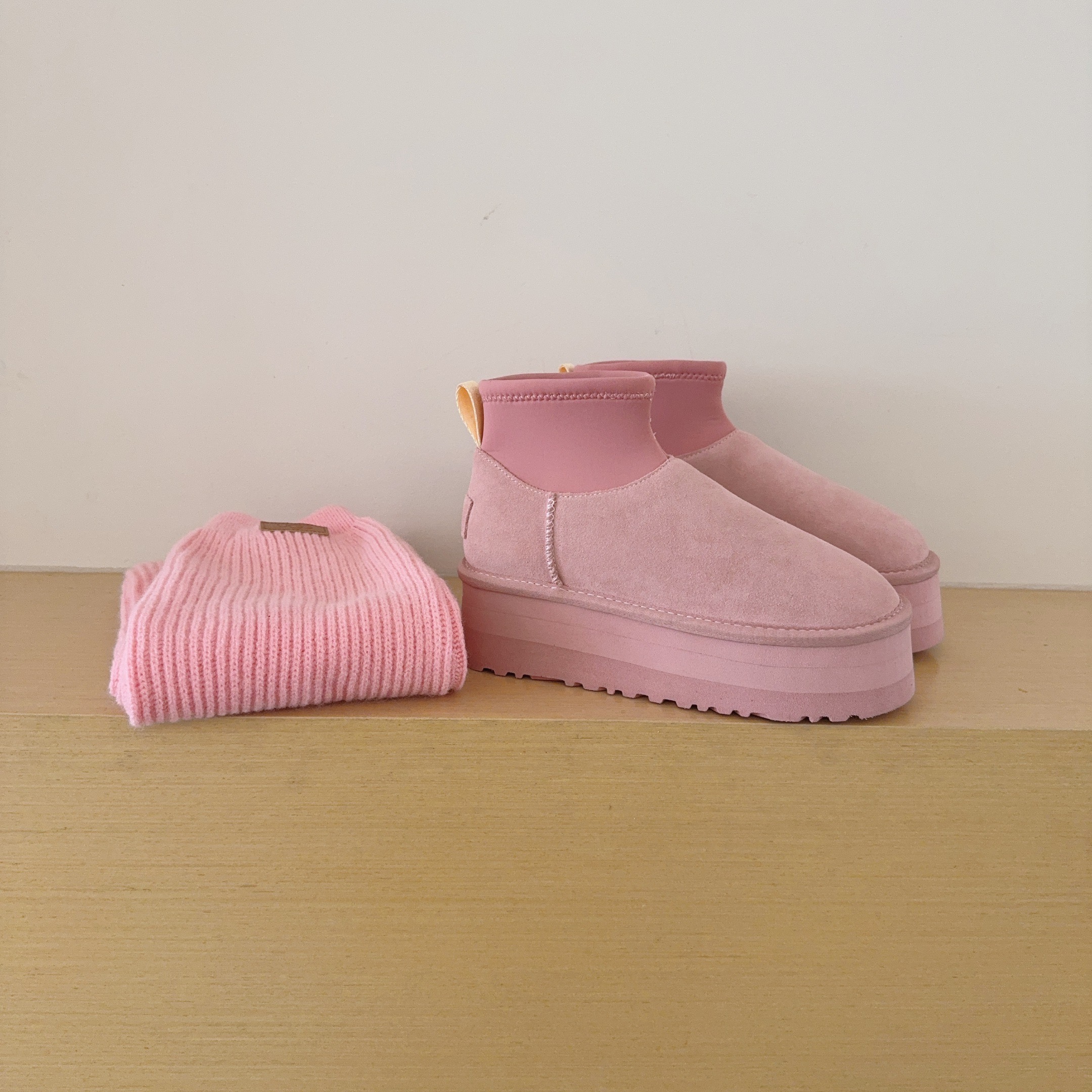 UGG Footwear Style 028