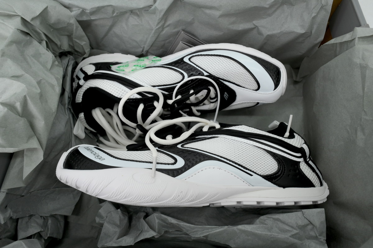 Balenciaga Radar Black White 865703 WSTEO 9010