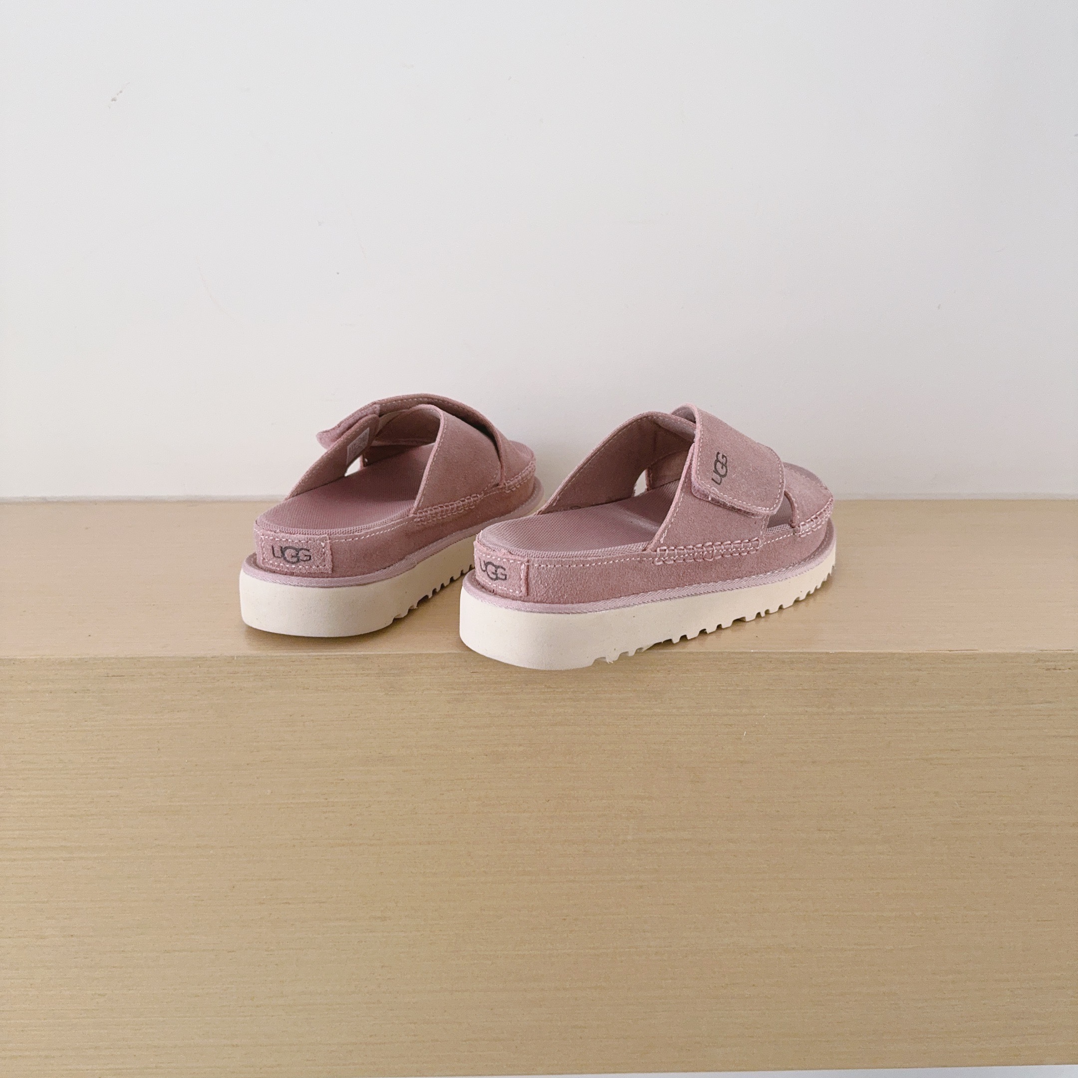 UGG Footwear Style 094