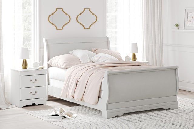 Anarasia / Huey Vineyard Sleigh Bed