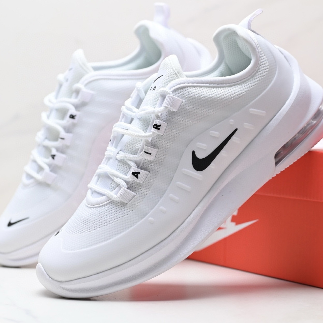 Air Max Axis 4