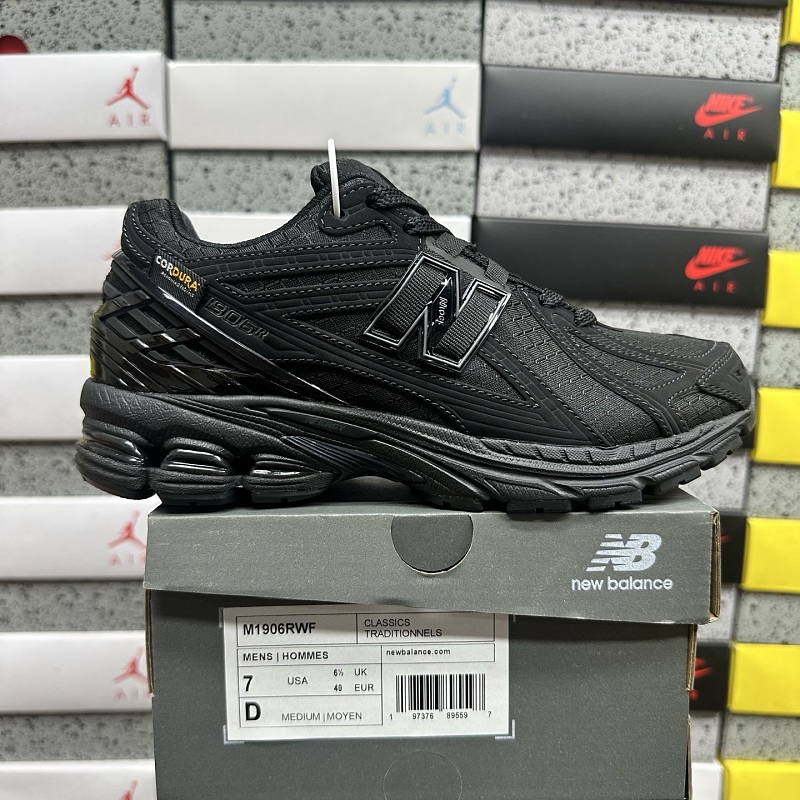 New Balance 1906 Sneakers