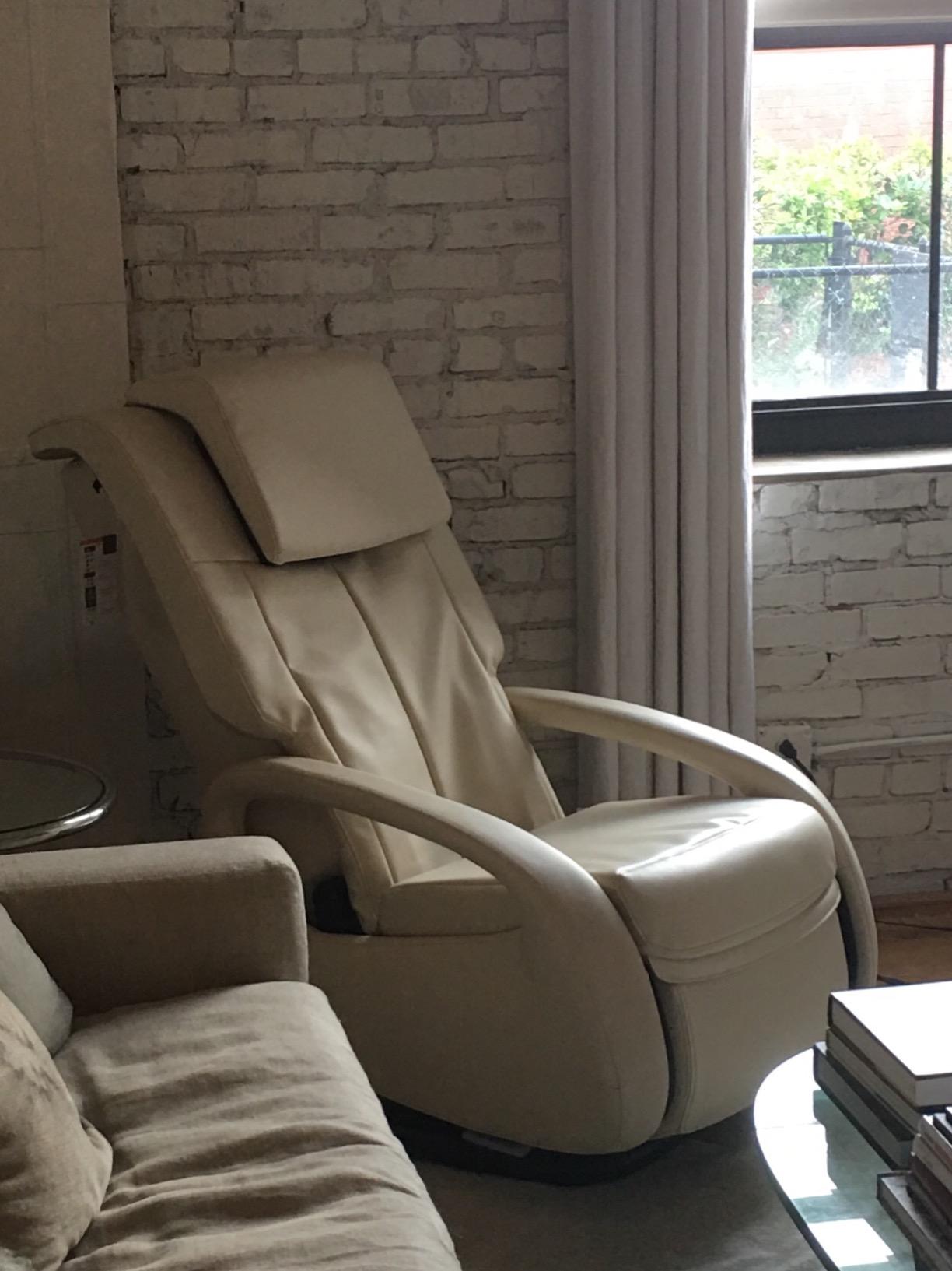Human Touch WholeBody 7.1 Living Room Recliner Massage Chair