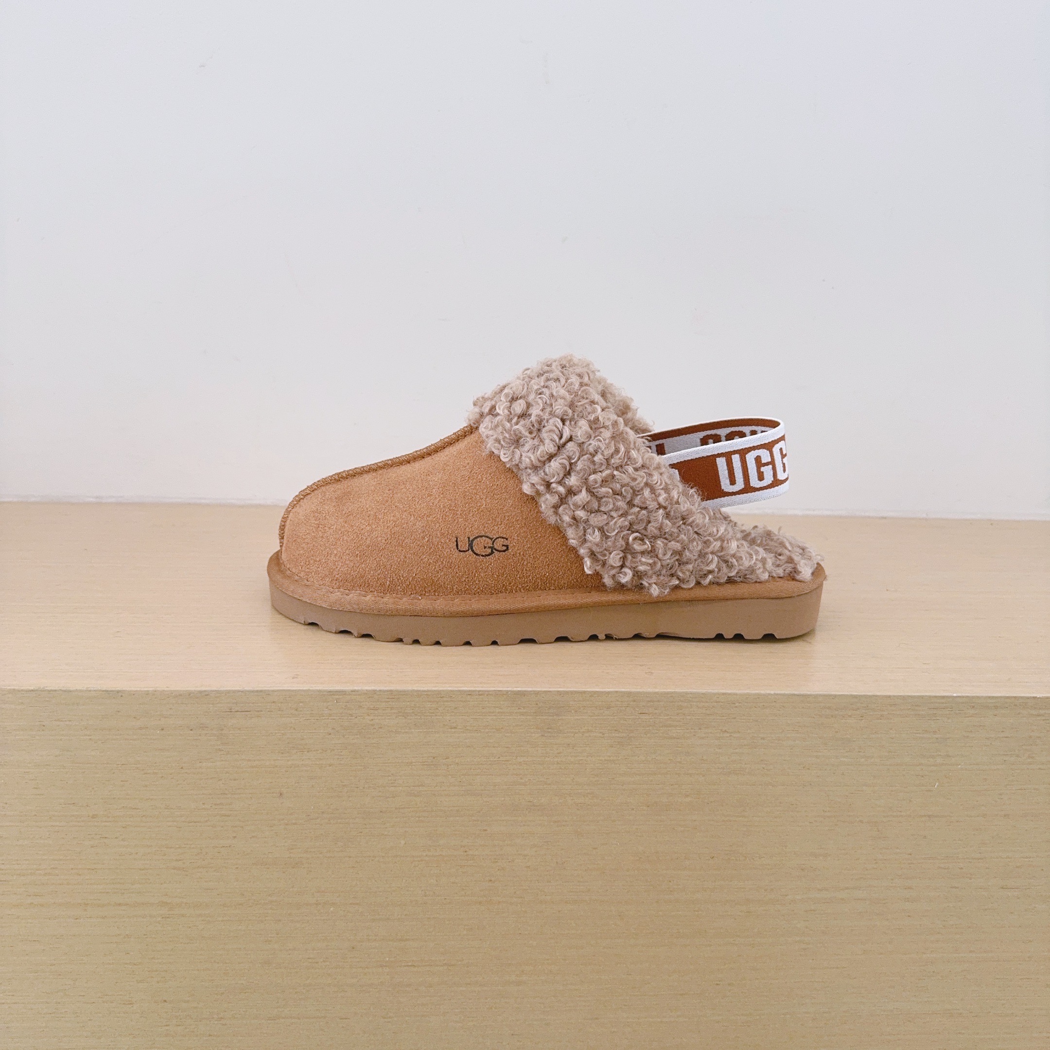 UGG Kids Curly Fleece Star Letter Slippers