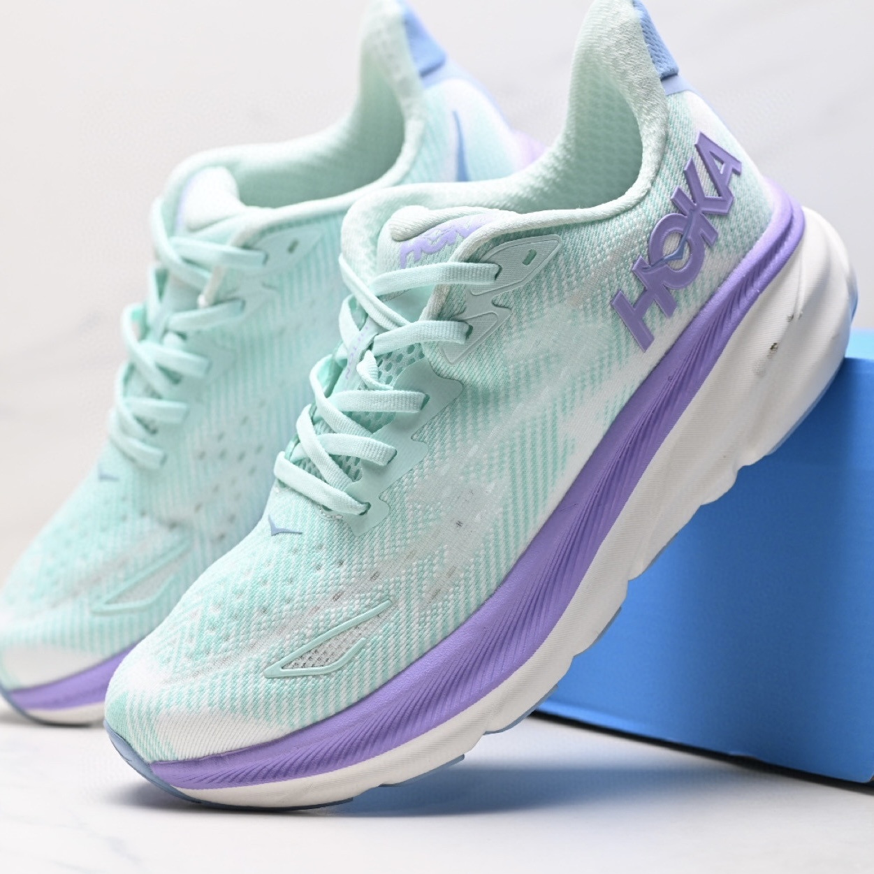 Hoka Clifton 9