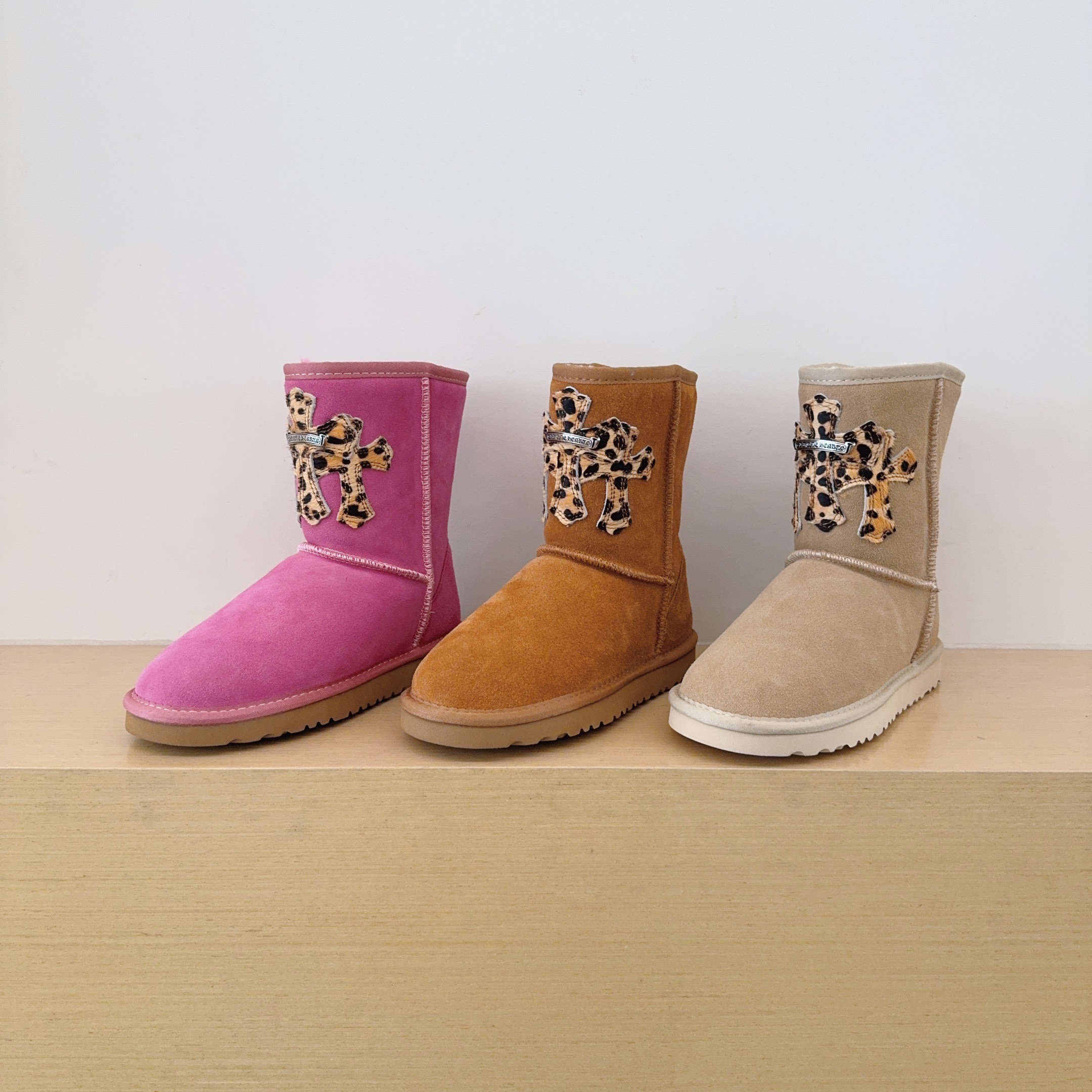 UGG Kids Leopard Print Cross Motif