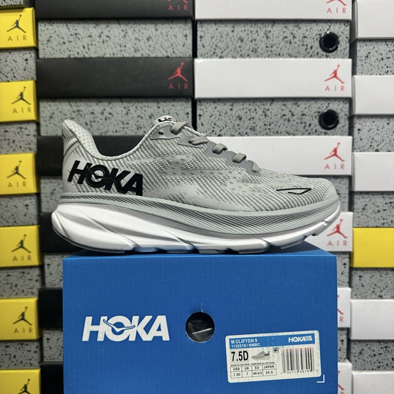 Hoka Clifton 9 Wide Sneakers