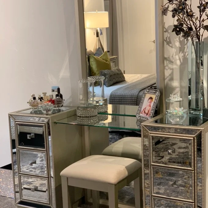 Metal surface makeup cabinet