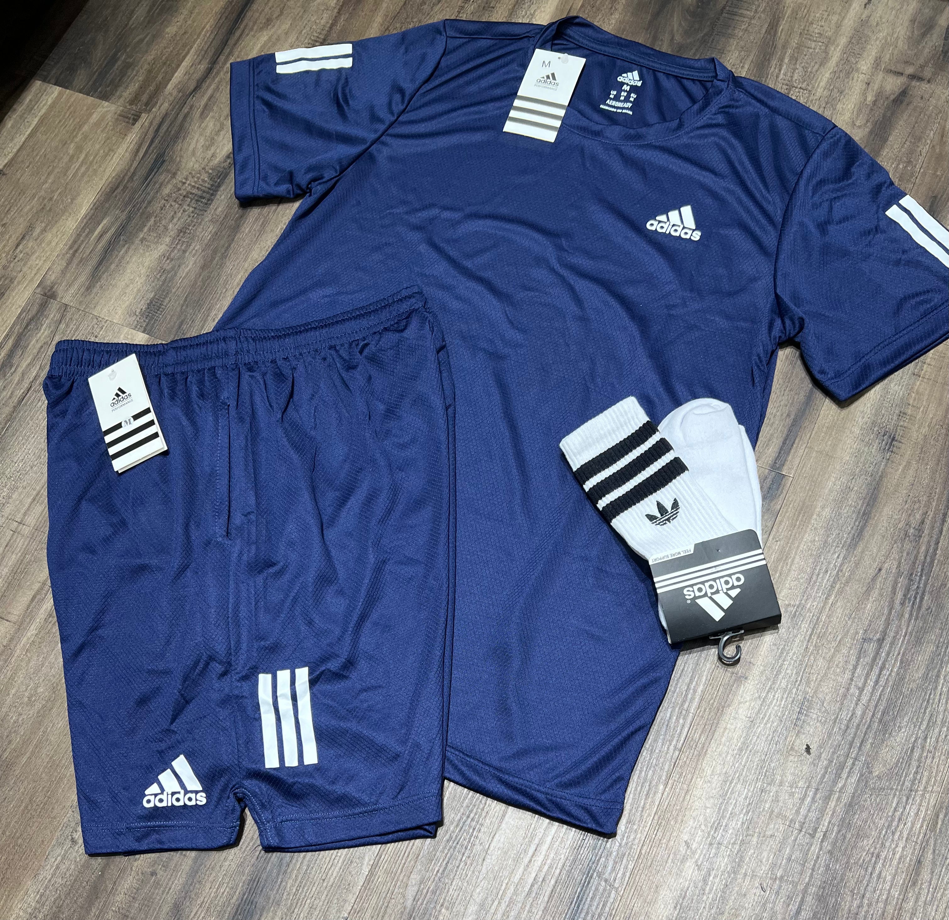 Oferta Kit  camiseta shorts e meia