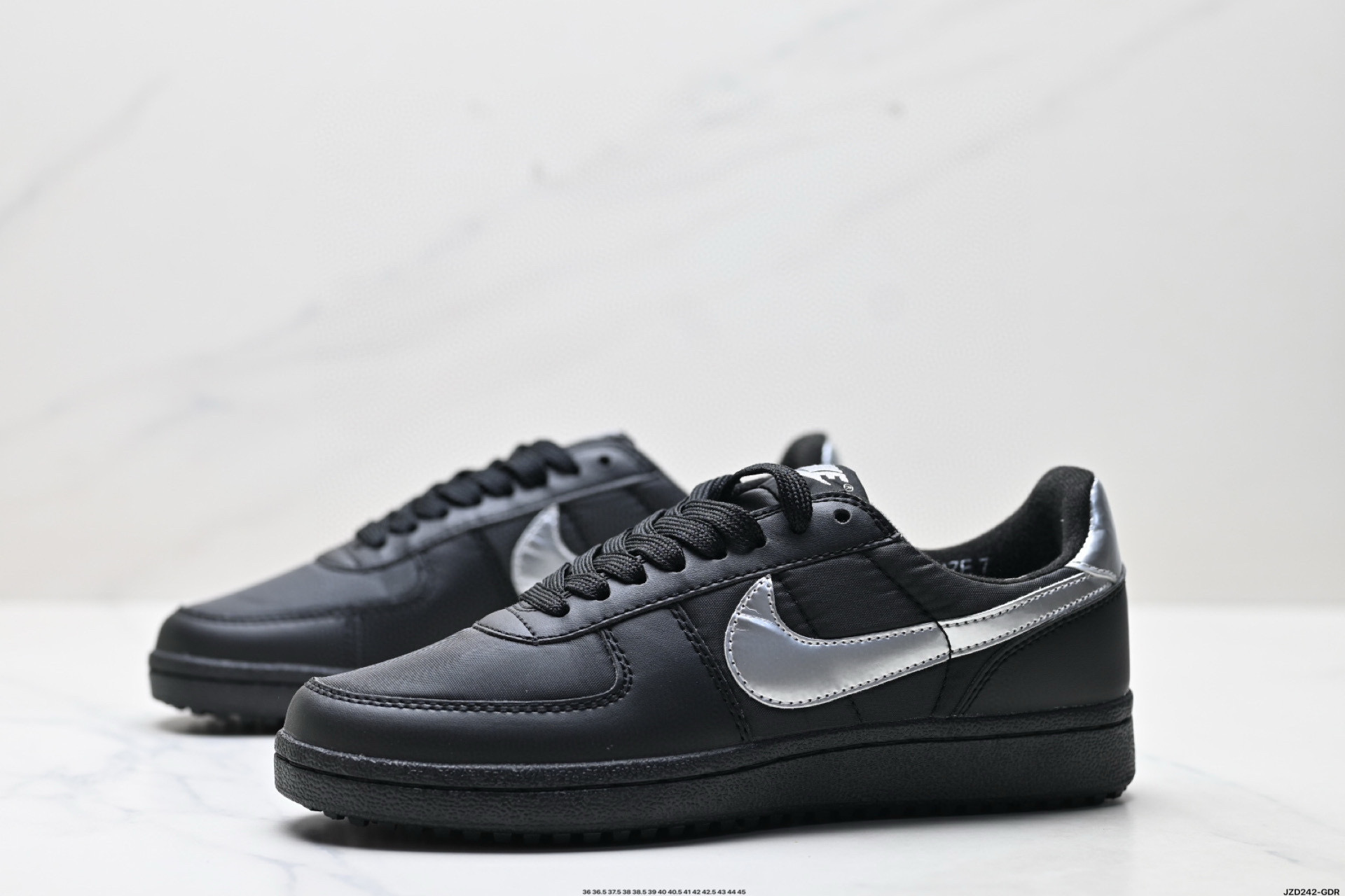 Nike Field General 82