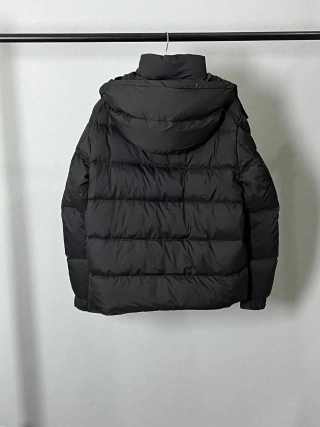 MONCER Hanovcrtan Matte Short Down Jacket