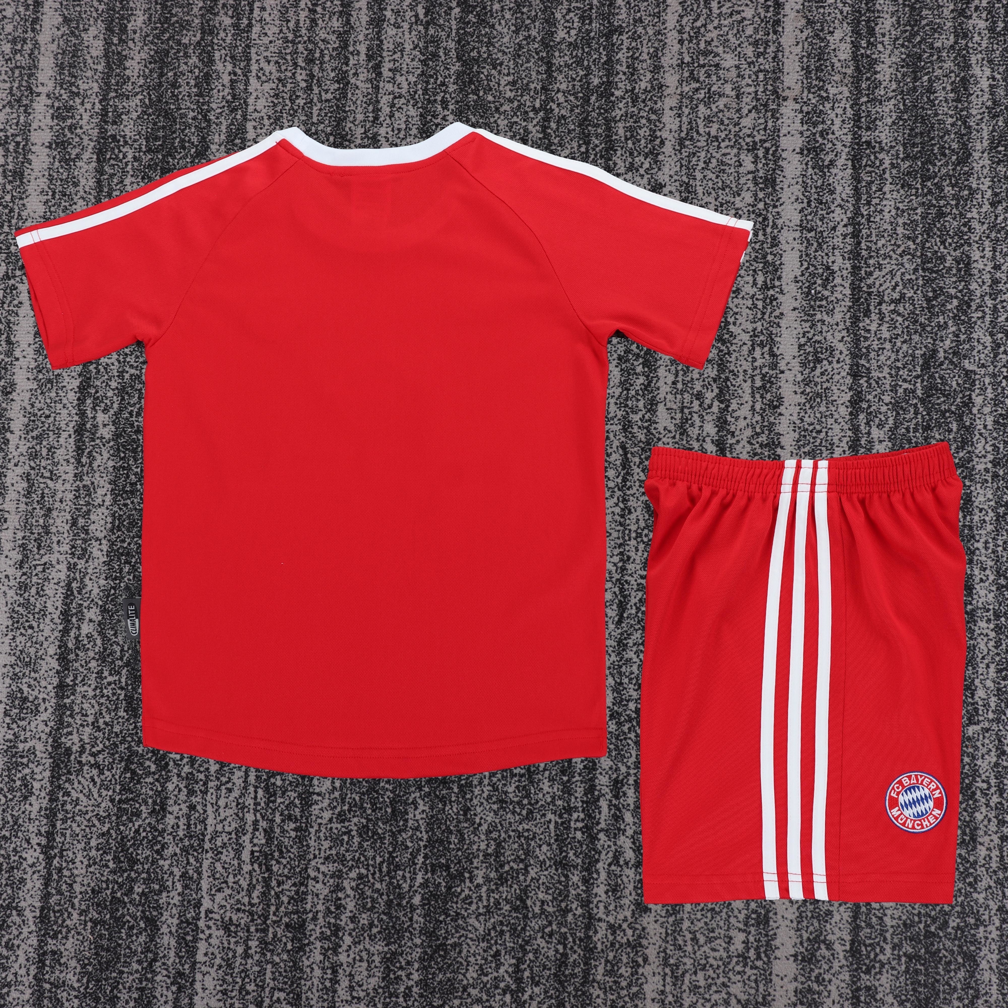 Kids Retro Bayern München 01/02 Home Kit