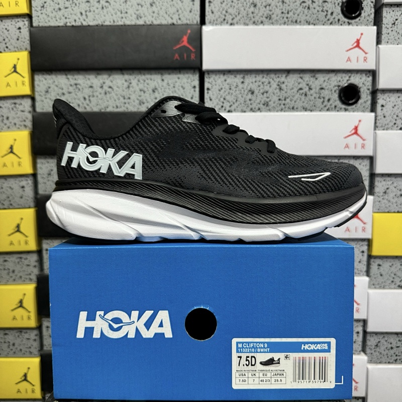 Hoka Clifton 9 Wide Sneakers