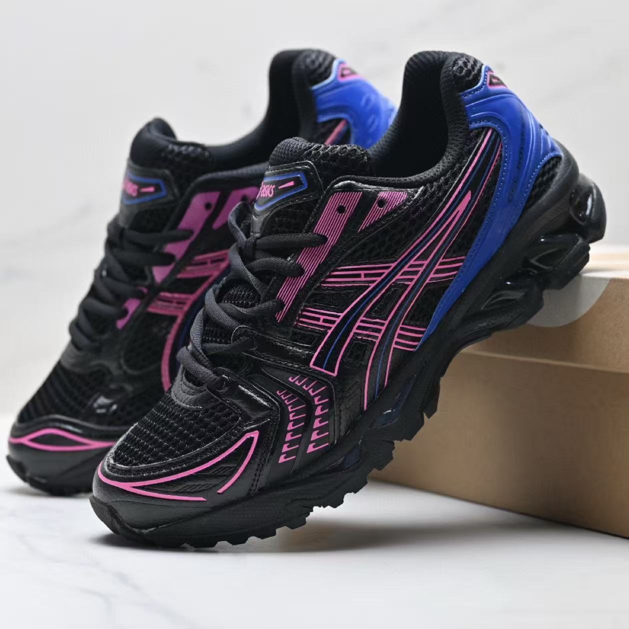 ASICS Gel-Kayano 14