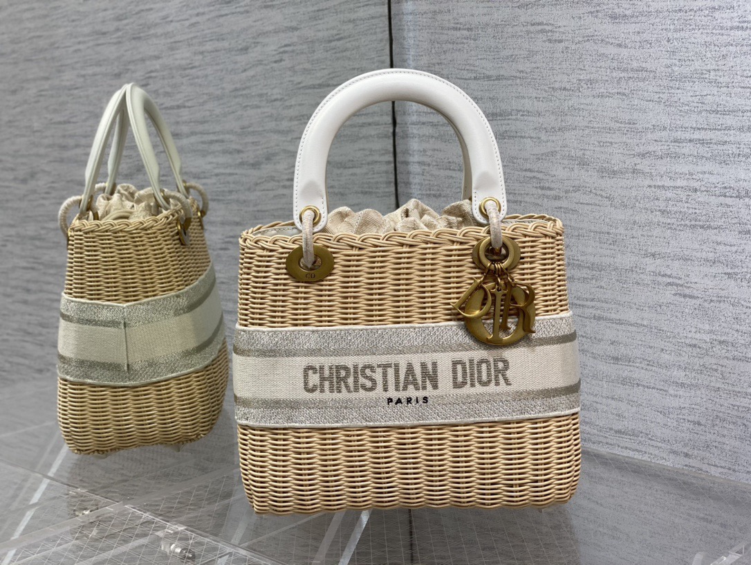 12A Dior High version embroidered bamboo woven bag