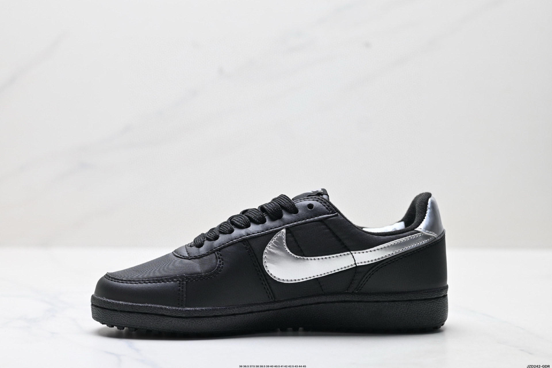 Nike Field General 82