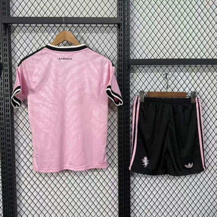 Kids Juventus Away Suit & Socks 26/27