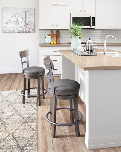 Valebeck / Pinnadel / Caitbrook Swivel Bar Stool