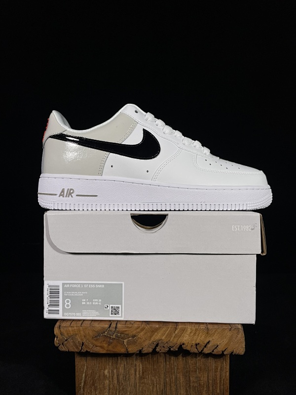 Nike Air Force 1