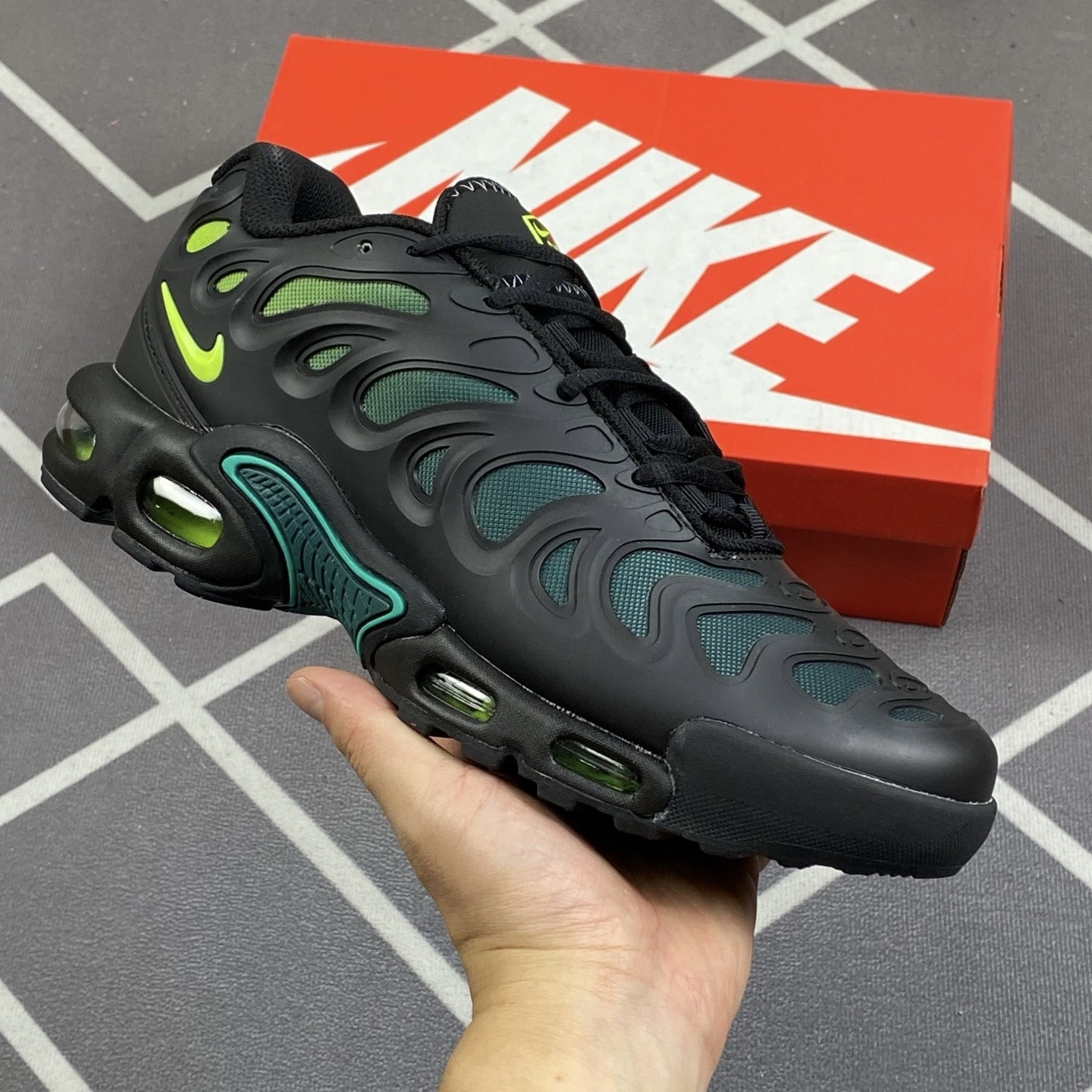 Air Max Plus Drift 3