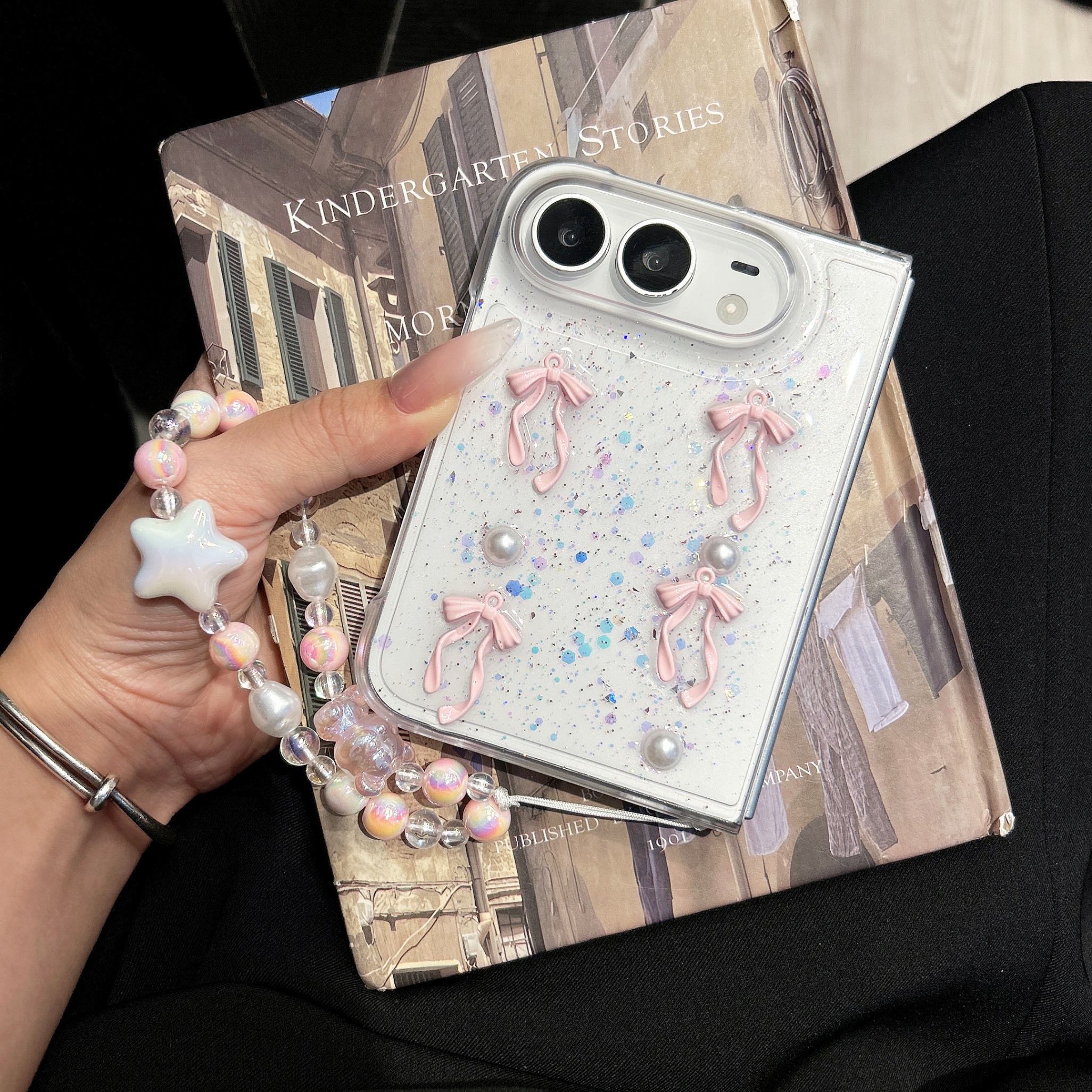 Galaxy Z Flip 6 Protective Case Glitter - back view