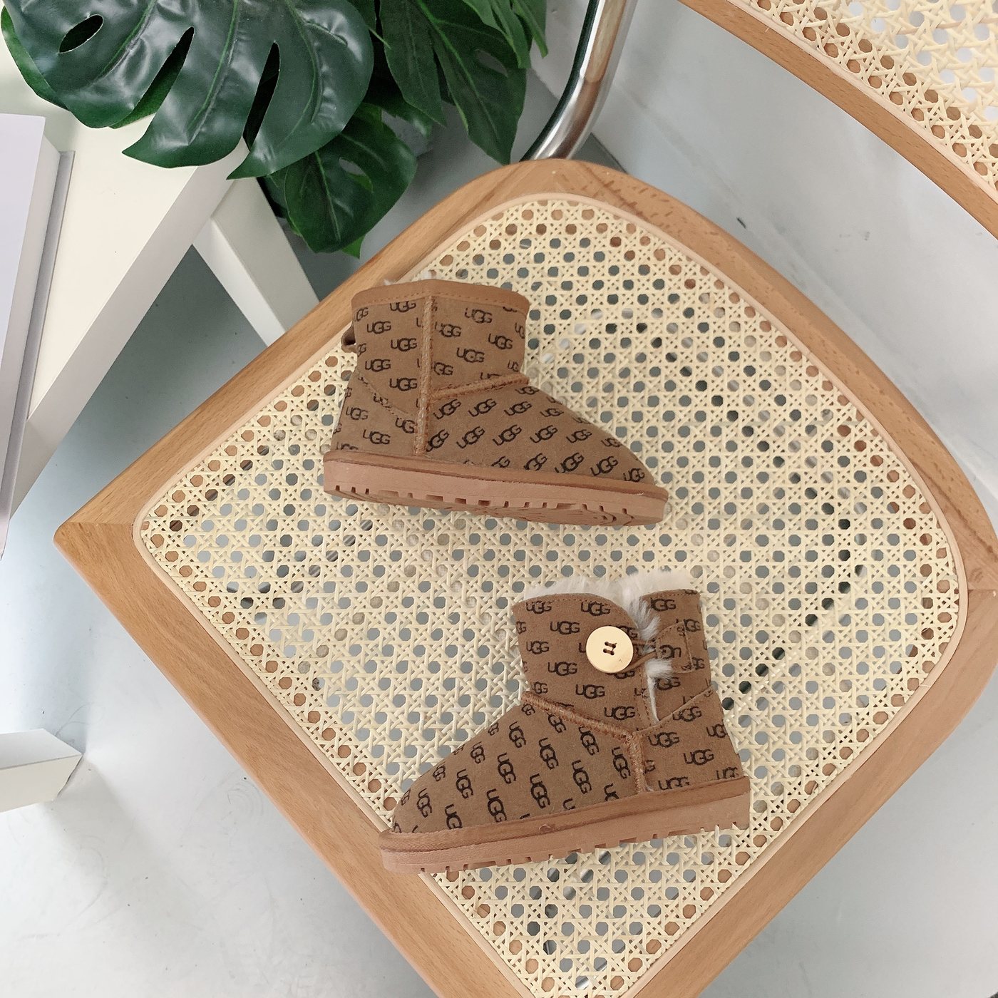 UGG 5854/3352 Monogram Classic Mini Boots